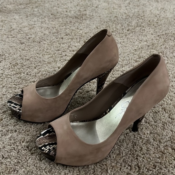 Jessica Simpson size 8 - Picture 2 of 6